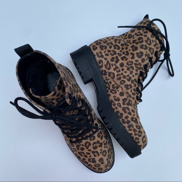 Forever 21 Leopard Print Combat Boot Size 6 - Picture 6 of 10